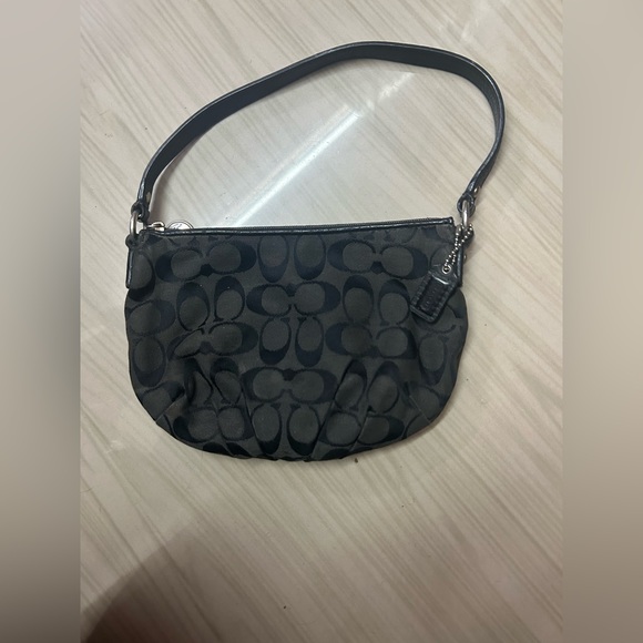 Authentic Vintage coach monogram bag  - Color - brown. - Picture 8 of 11